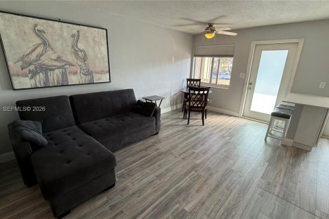Condo in Lighthouse Point, Florida, 1 bedroom  № 2002649 - photo 5