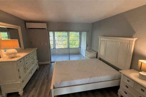 Condo in Lighthouse Point, Florida, 1 bedroom  № 2002649 - photo 9