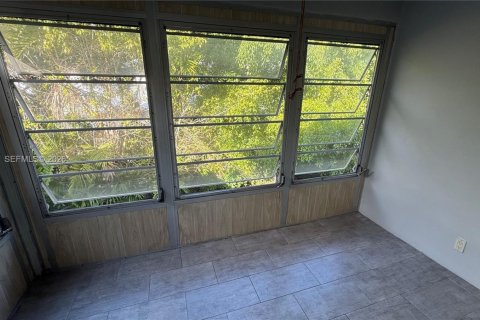 Condo in Lighthouse Point, Florida, 1 bedroom  № 2002649 - photo 13