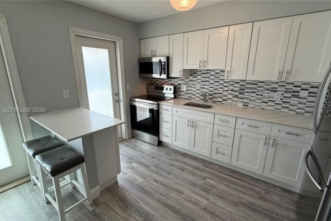 Condo in Lighthouse Point, Florida, 1 bedroom  № 2002649