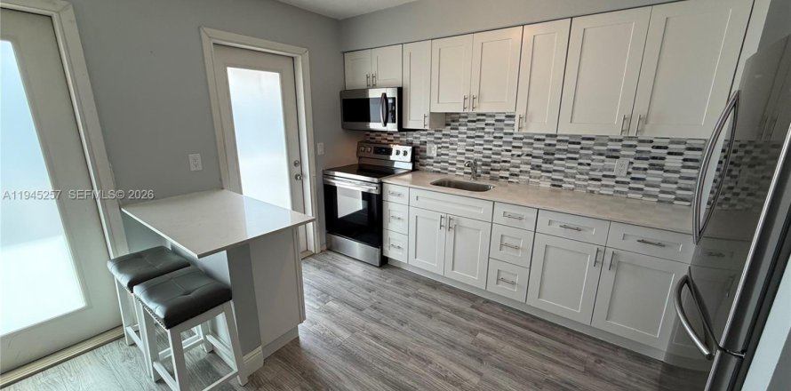 Condo in Lighthouse Point, Florida, 1 bedroom  № 2002649