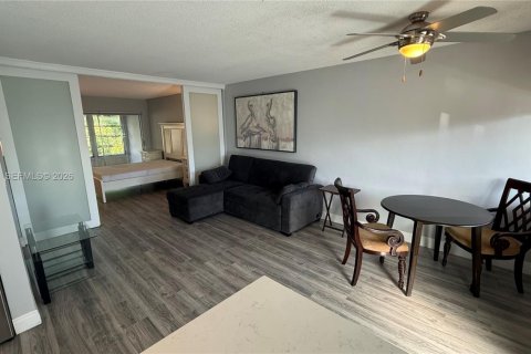 Condo in Lighthouse Point, Florida, 1 bedroom  № 2002649 - photo 4
