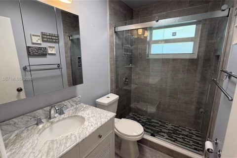 Condo in Lighthouse Point, Florida, 1 bedroom  № 2002649 - photo 10