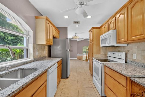 Casa en venta en Ocala, Florida, 4 dormitorios, 285.21 m2 № 1903712 - foto 17