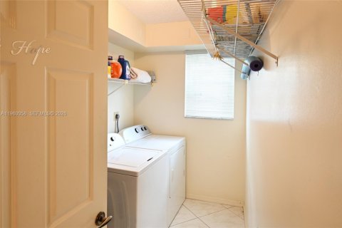 Купить кондоминиум в Санрайз, Флорида 3 спальни, 127.28м2, № 2020118 - фото 12