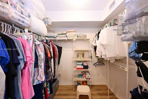 Купить кондоминиум в Санрайз, Флорида 3 спальни, 127.28м2, № 2020118 - фото 19