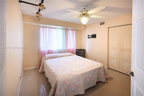 Купить кондоминиум в Санрайз, Флорида 3 спальни, 127.28м2, № 2020118 - фото 20