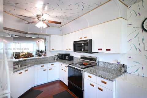 Купить кондоминиум в Санрайз, Флорида 3 спальни, 127.28м2, № 2020118 - фото 10