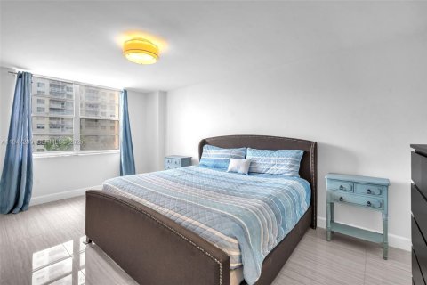 Снять в аренду квартиру в Санни-Айлс-Бич, Флорида 2 спальни, 100.98м2, № 2003505 - фото 13