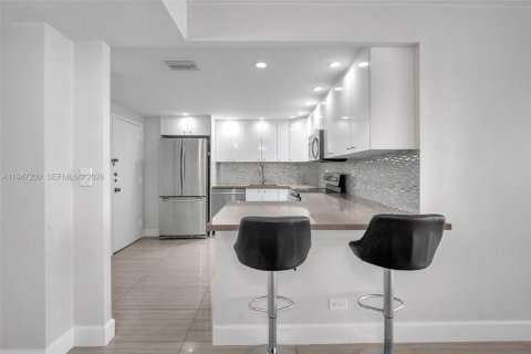 Снять в аренду квартиру в Санни-Айлс-Бич, Флорида 2 спальни, 100.98м2, № 2003505 - фото 28