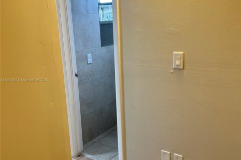 Снять в аренду коммерческую недвижимость в Майами, Флорида 27.87м2, № 1942138 - фото 20