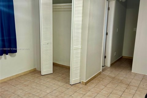 Снять в аренду коммерческую недвижимость в Майами, Флорида 27.87м2, № 1942138 - фото 27