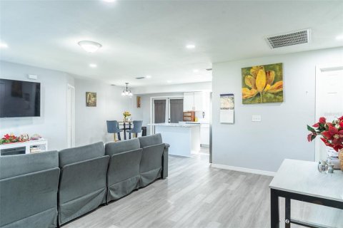 Купить виллу или дом в Лейк-Уэльс, Флорида 3 комнаты, 109.16м2, № 2210435 - фото 7