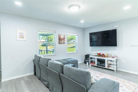 Купить виллу или дом в Лейк-Уэльс, Флорида 3 комнаты, 109.16м2, № 2210435 - фото 8