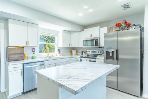 Купить виллу или дом в Лейк-Уэльс, Флорида 3 комнаты, 109.16м2, № 2210435 - фото 4