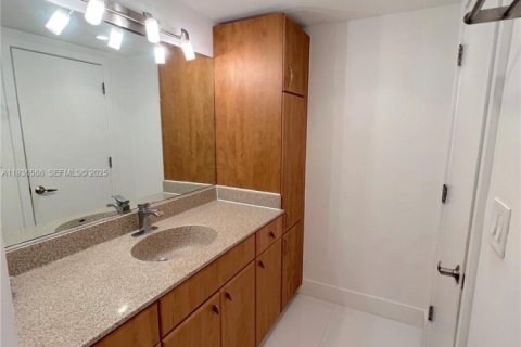 Condominio en venta en Miami Beach, Florida, 1 dormitorio, 83.43 m2 № 1994588 - foto 16