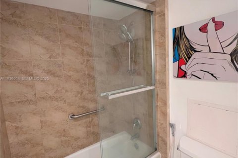 Condominio en venta en Miami Beach, Florida, 1 dormitorio, 83.43 m2 № 1994588 - foto 14