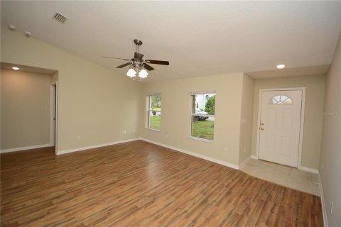 Villa ou maison à louer à Palm Coast, Floride: 4 chambres, 136.66 m2 № 1866224 - photo 3