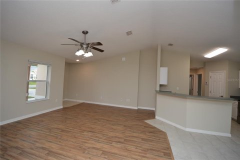 Villa ou maison à louer à Palm Coast, Floride: 4 chambres, 136.66 m2 № 1866224 - photo 4