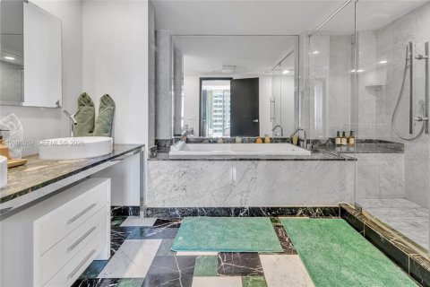Condominio en venta en Miami, Florida, 2 dormitorios, 135.54 m2 № 2074462 - foto 17