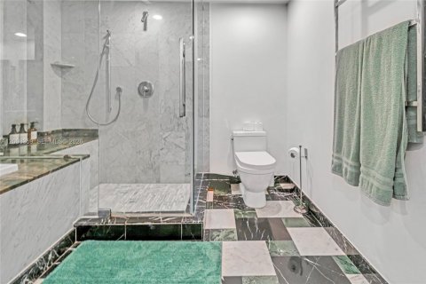 Condominio en venta en Miami, Florida, 2 dormitorios, 135.54 m2 № 2074462 - foto 21