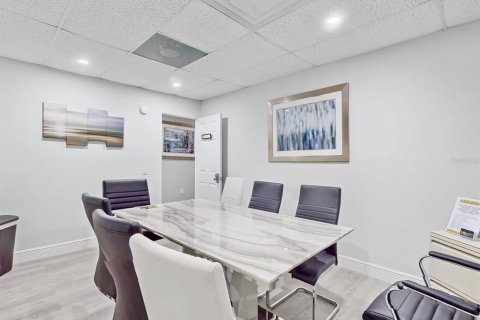 Propiedad comercial en alquiler en Kissimmee, Florida № 2111840 - foto 4