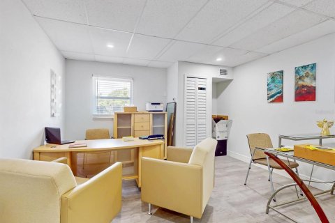 Propiedad comercial en alquiler en Kissimmee, Florida № 2111840 - foto 7
