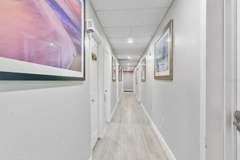 Propiedad comercial en alquiler en Kissimmee, Florida № 2111840 - foto 2