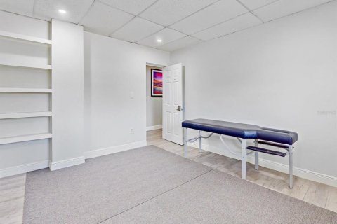 Propiedad comercial en alquiler en Kissimmee, Florida № 2111840 - foto 6