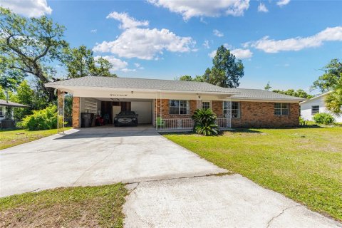 House in Ocala, Florida 3 bedrooms, 144.93 sq.m. № 2115169 - photo 3