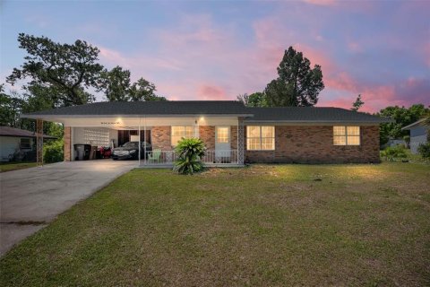 Casa en Ocala, Florida 3 dormitorios, 144.93 m2 № 2115169