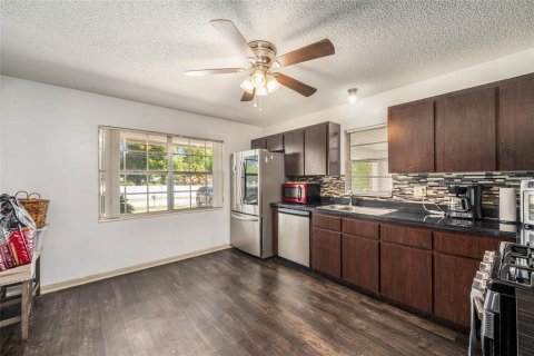 House in Ocala, Florida 3 bedrooms, 144.93 sq.m. № 2115169 - photo 15