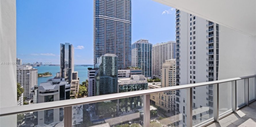 Condominio en Miami, Florida, 2 dormitorios № 1756080