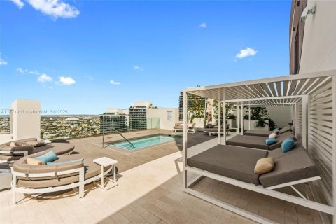 Condominio en alquiler en Miami, Florida, 2 dormitorios, 123.1 m2 № 1756080 - foto 18