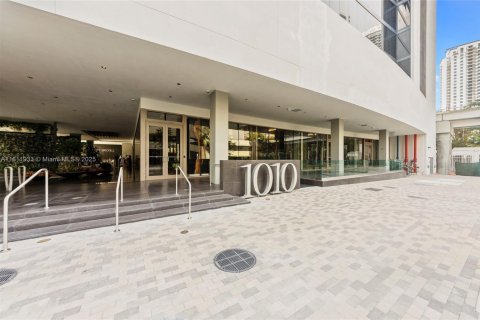 Condominio en alquiler en Miami, Florida, 2 dormitorios, 123.1 m2 № 1756080 - foto 2