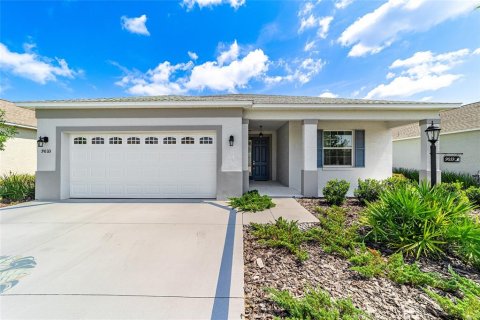 House in Ocala, Florida 3 bedrooms, 181.9 sq.m. № 1913682 - photo 1