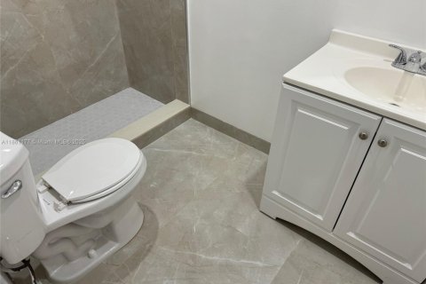 House in Dania Beach, Florida 1 bedroom, 161.09 sq.m. № 1889335 - photo 6
