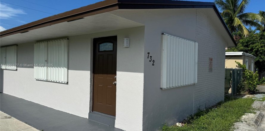 Casa en Dania Beach, Florida 1 dormitorio, 161.09 m2 № 1889335