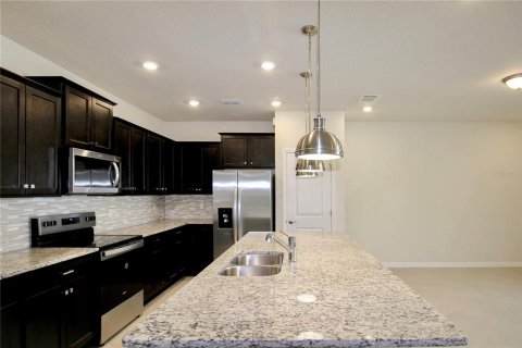 Touwnhouse à vendre à Clermont, Floride: 5 chambres, 211.91 m2 № 1918805 - photo 4