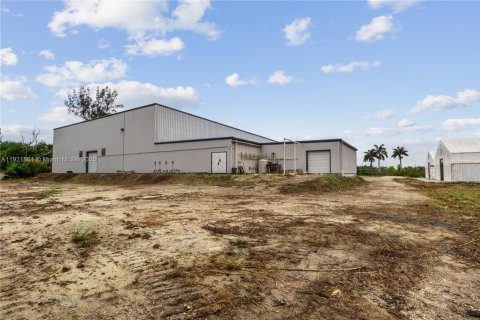 Propiedad comercial en venta en Homestead, Florida № 1975305 - foto 20