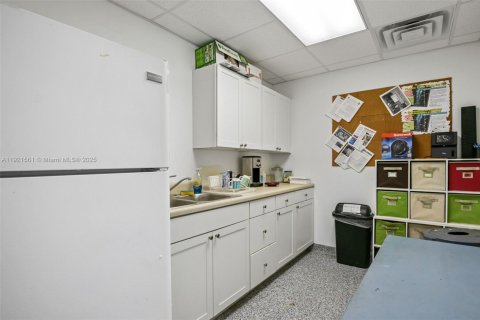 Propiedad comercial en venta en Homestead, Florida № 1975305 - foto 10