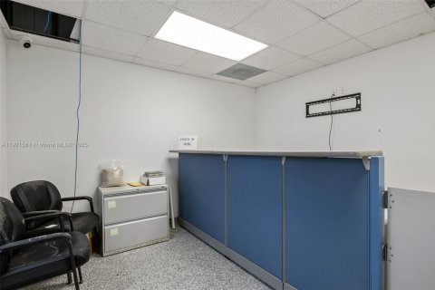Propiedad comercial en venta en Homestead, Florida № 1975305 - foto 7