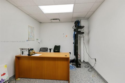 Propiedad comercial en venta en Homestead, Florida № 1975305 - foto 9
