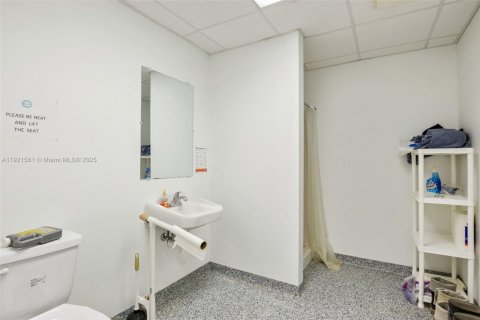 Propiedad comercial en venta en Homestead, Florida № 1975305 - foto 12