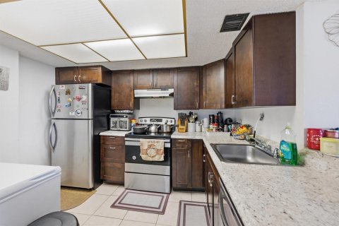 Copropriété à vendre à Lauderhill, Floride: 2 chambres, 100.8 m2 № 2146348 - photo 6