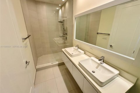 Снять в аренду кондоминиум в Майами, Флорида 3 спальни, 178.65м2, № 2057839 - фото 19