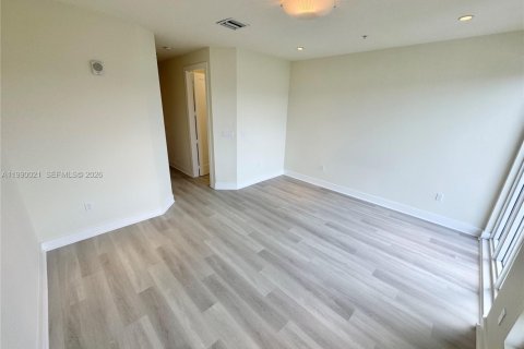 Снять в аренду кондоминиум в Майами, Флорида 3 спальни, 178.65м2, № 2057839 - фото 17