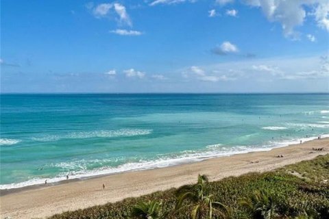 Condo in Jensen Beach, Florida, 2 bedrooms  № 2241887