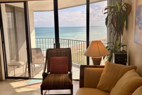 Condo in Jensen Beach, Florida, 2 bedrooms № 2241887 - photo 10