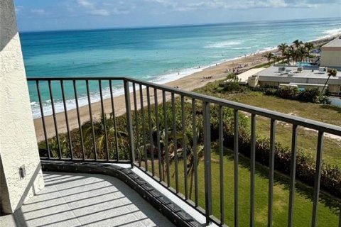 Condo in Jensen Beach, Florida, 2 bedrooms № 2241887 - photo 2